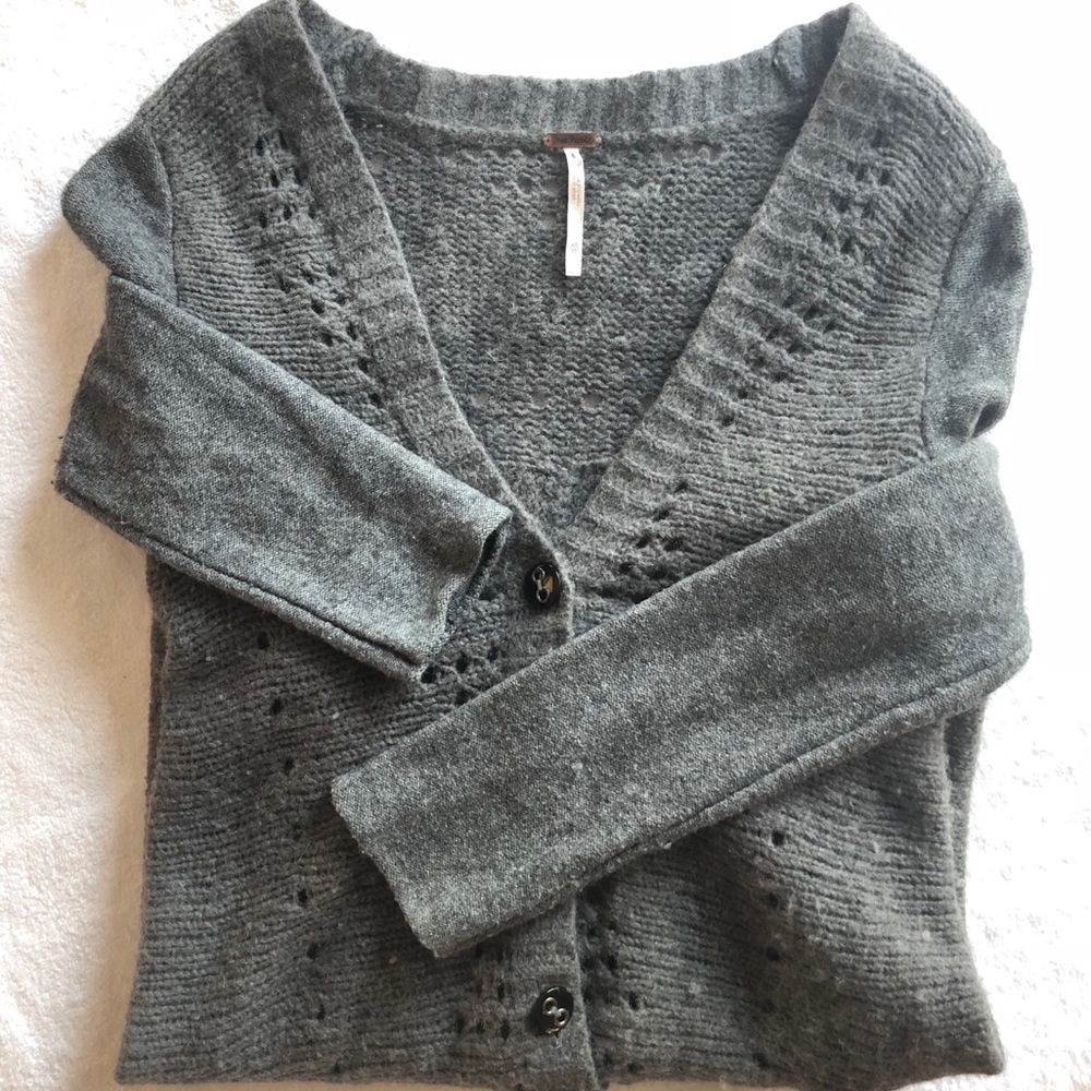 🌸SALE🌸 Free People Gray Button-up Sweater